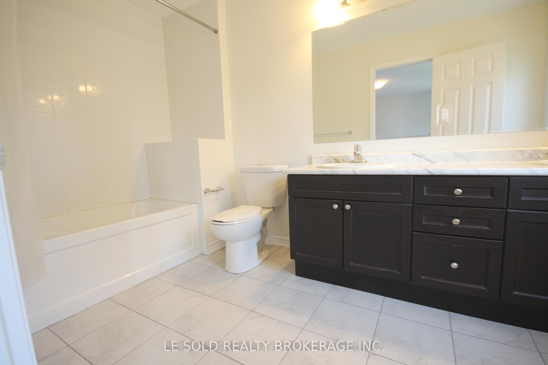 90 Hutt Crescent photo 14