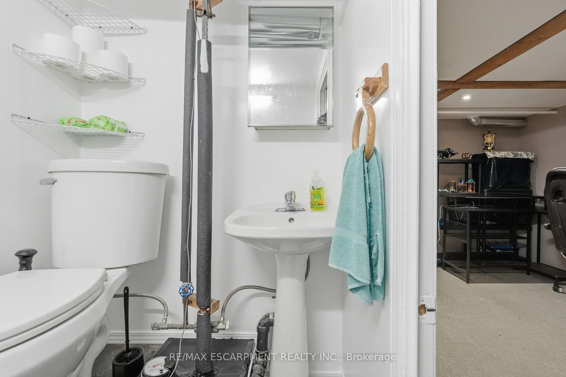 182 Cavell Avenue photo 37