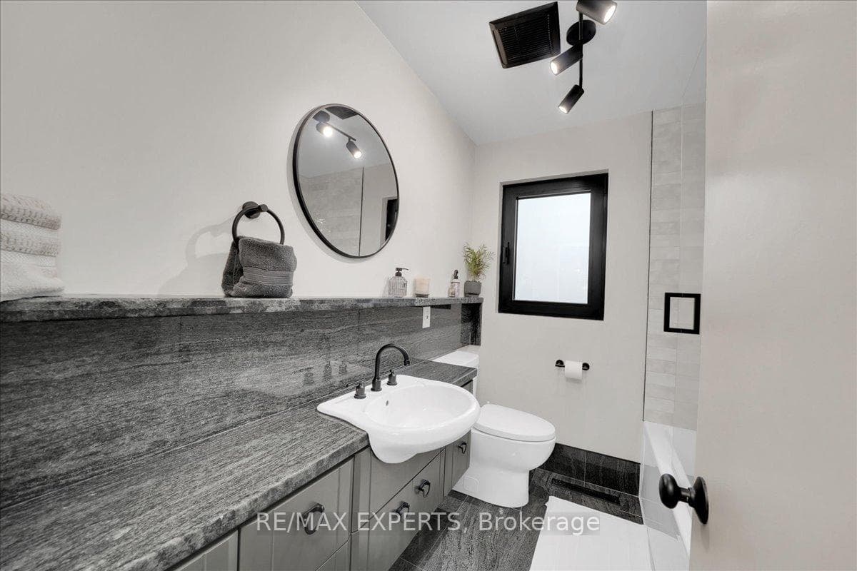 525 King Street photo 17