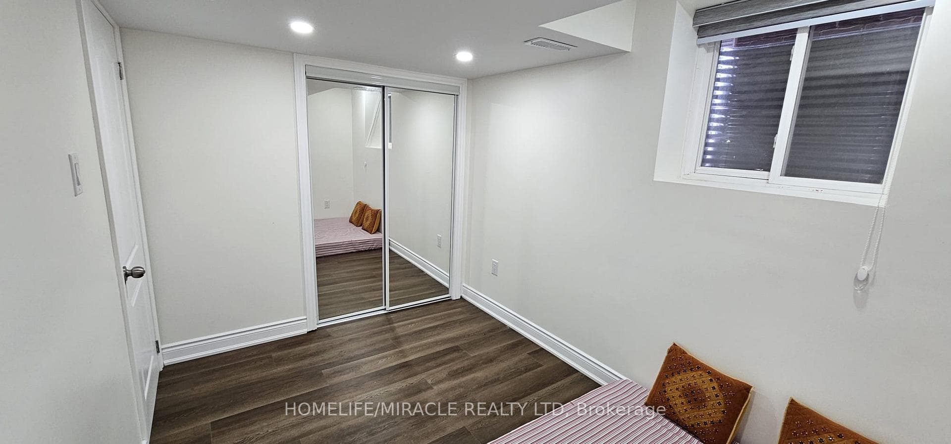 1428 Sycamore Gardens photo 8