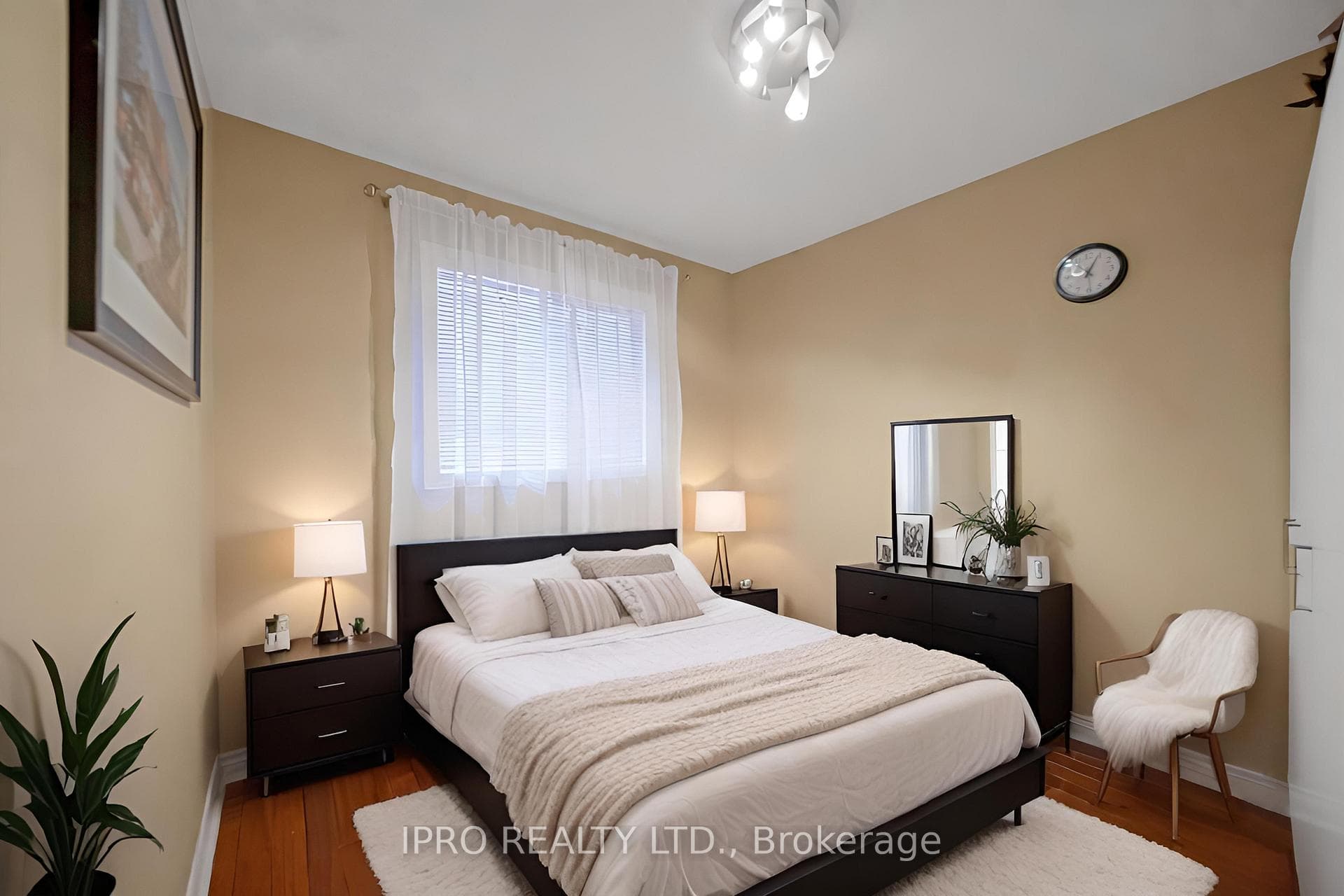 51 Tipton Crescent photo 16