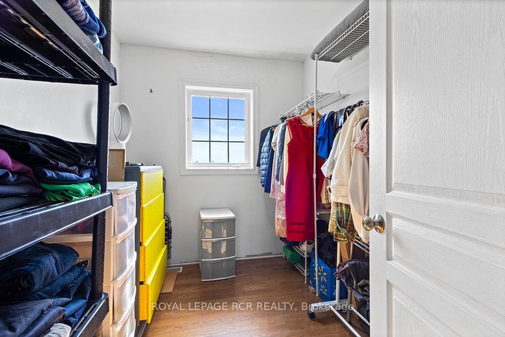 Walk in closet