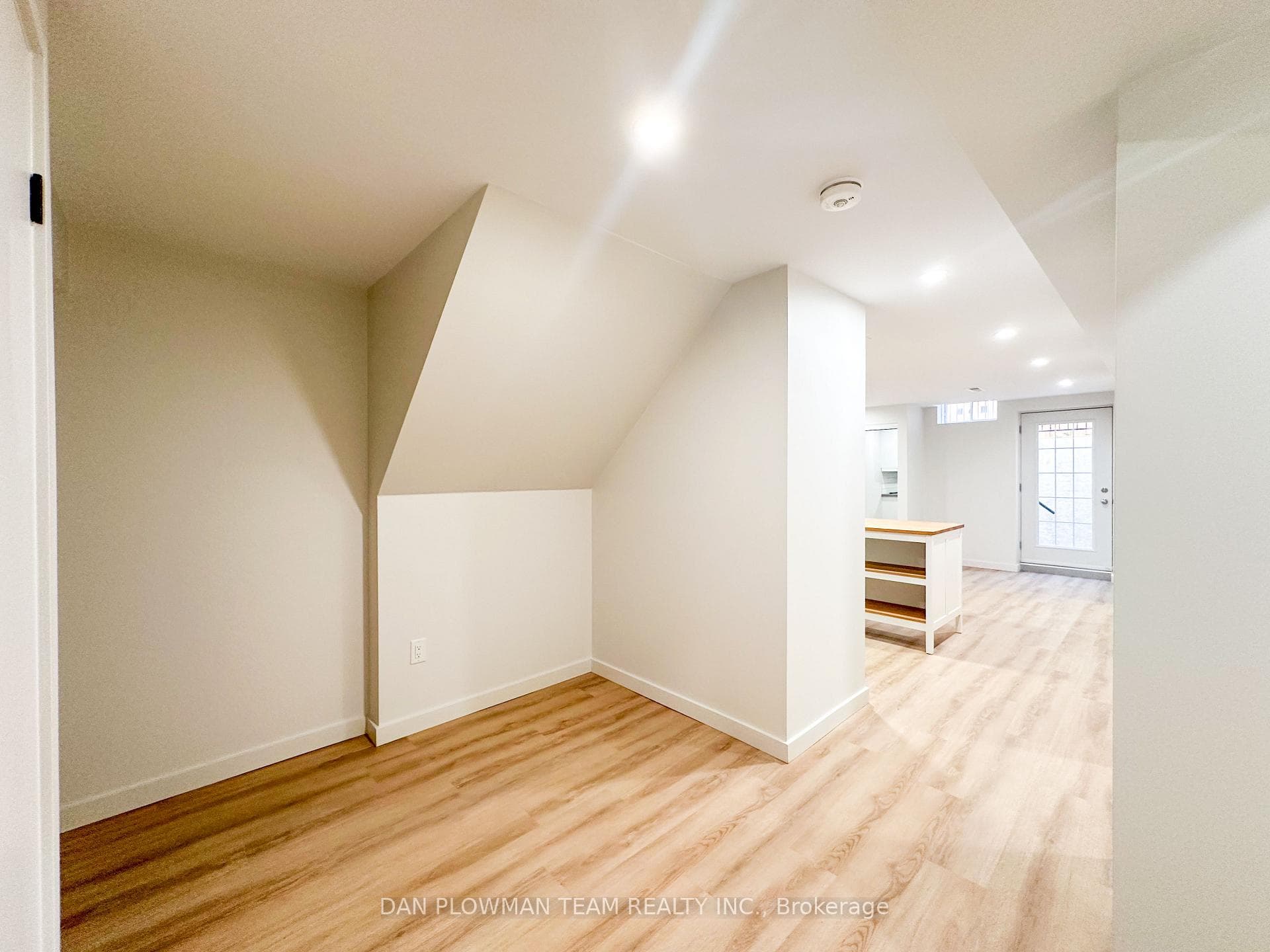 813 Groveland Avenue Unit Bsmt photo 7