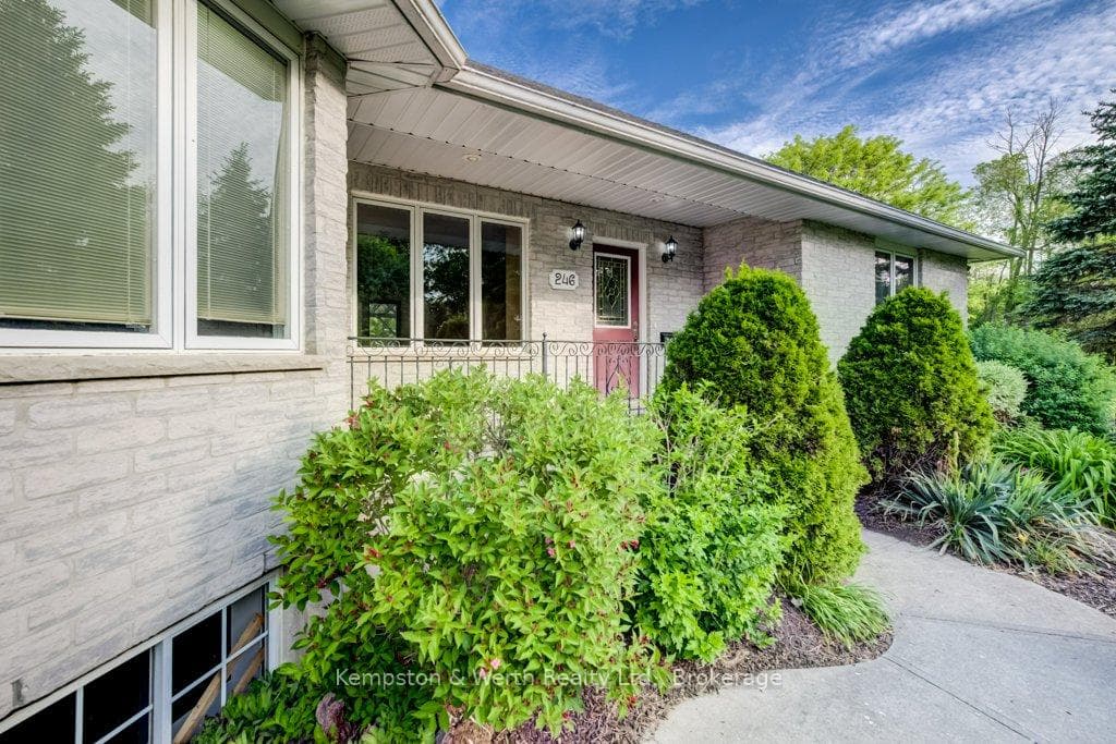 246 King Street photo 6