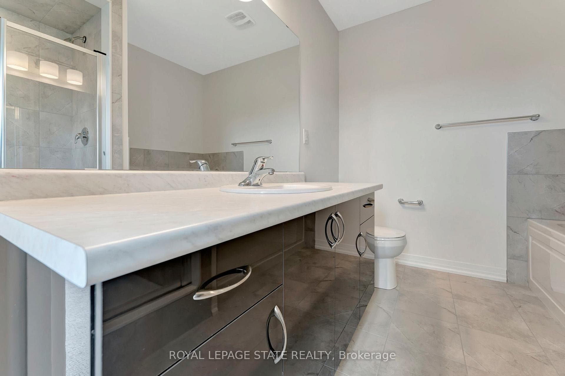 620 Colborne Street Unit 34 photo 24