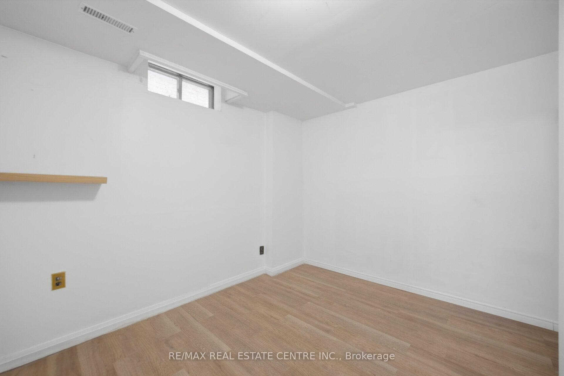 32 Dafoe Crescent photo 38