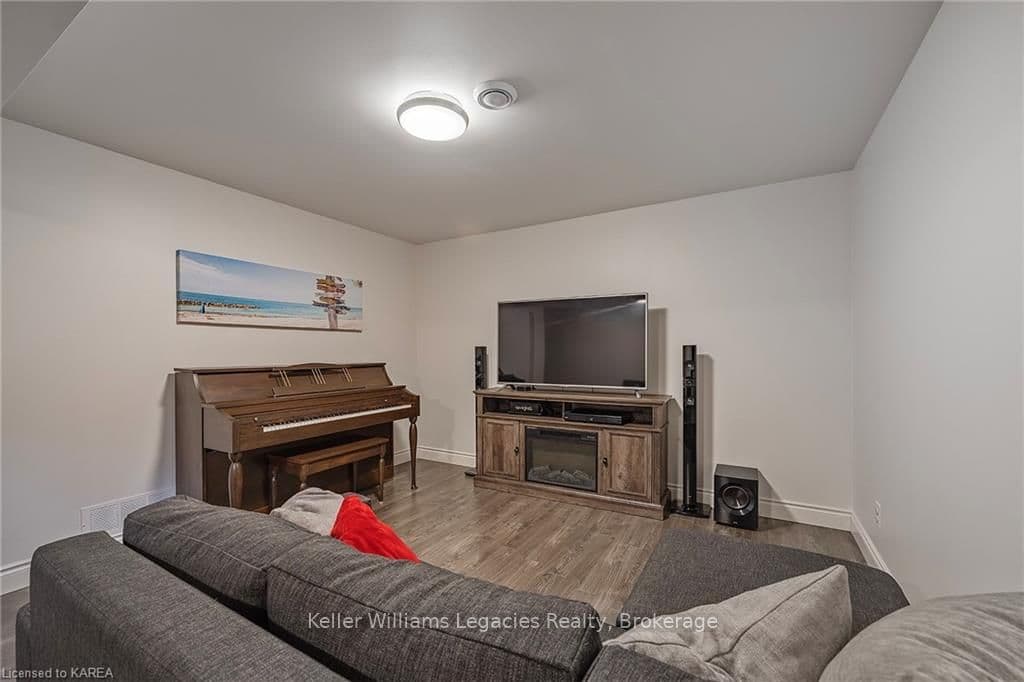 31 POTTER Drive photo 32
