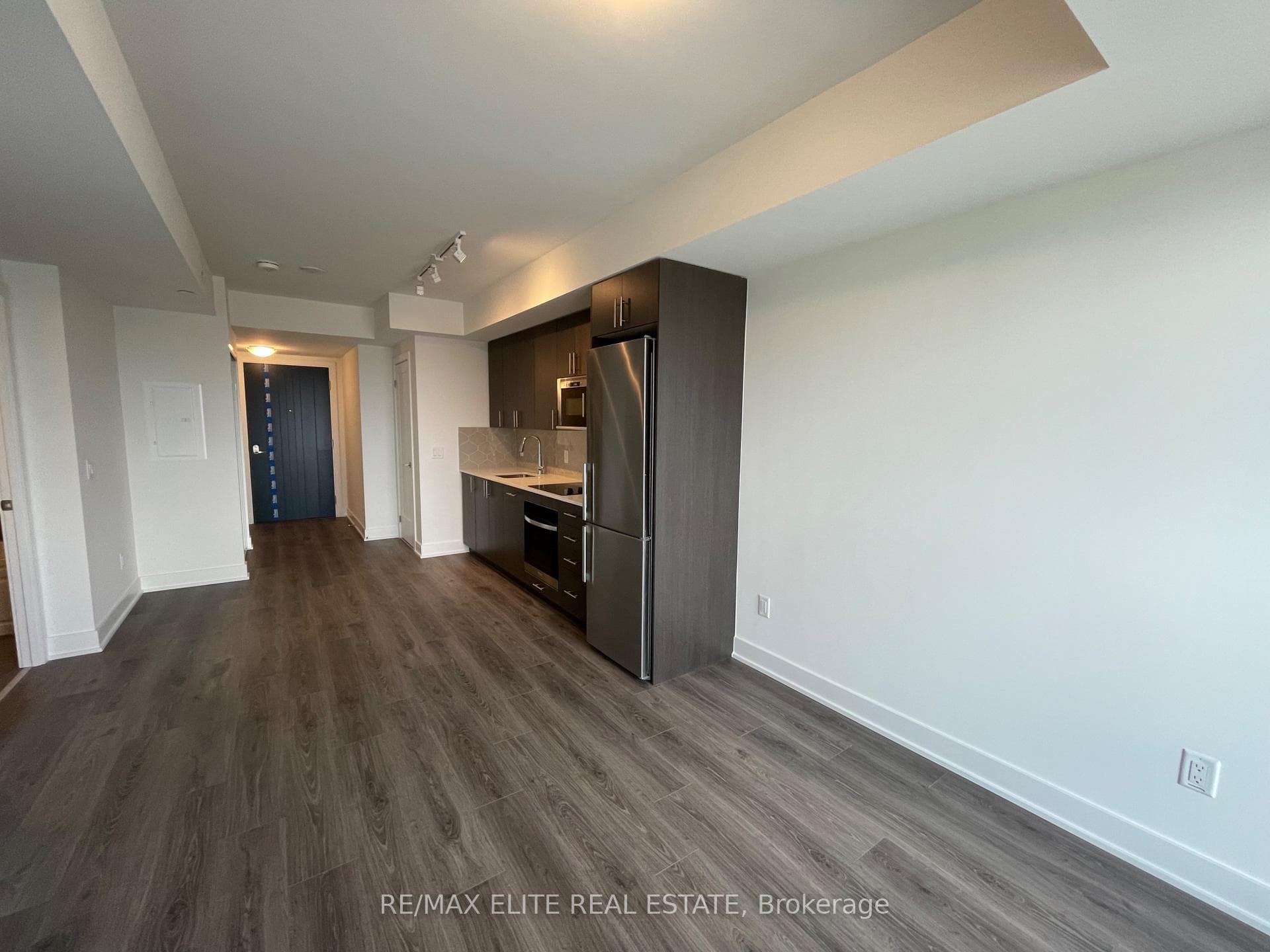 2545 Simcoe Street Unit 2319 photo 5
