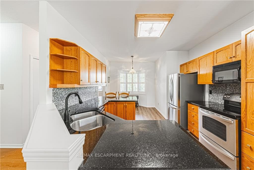 212 Stonehenge Drive Unit 11 photo 11