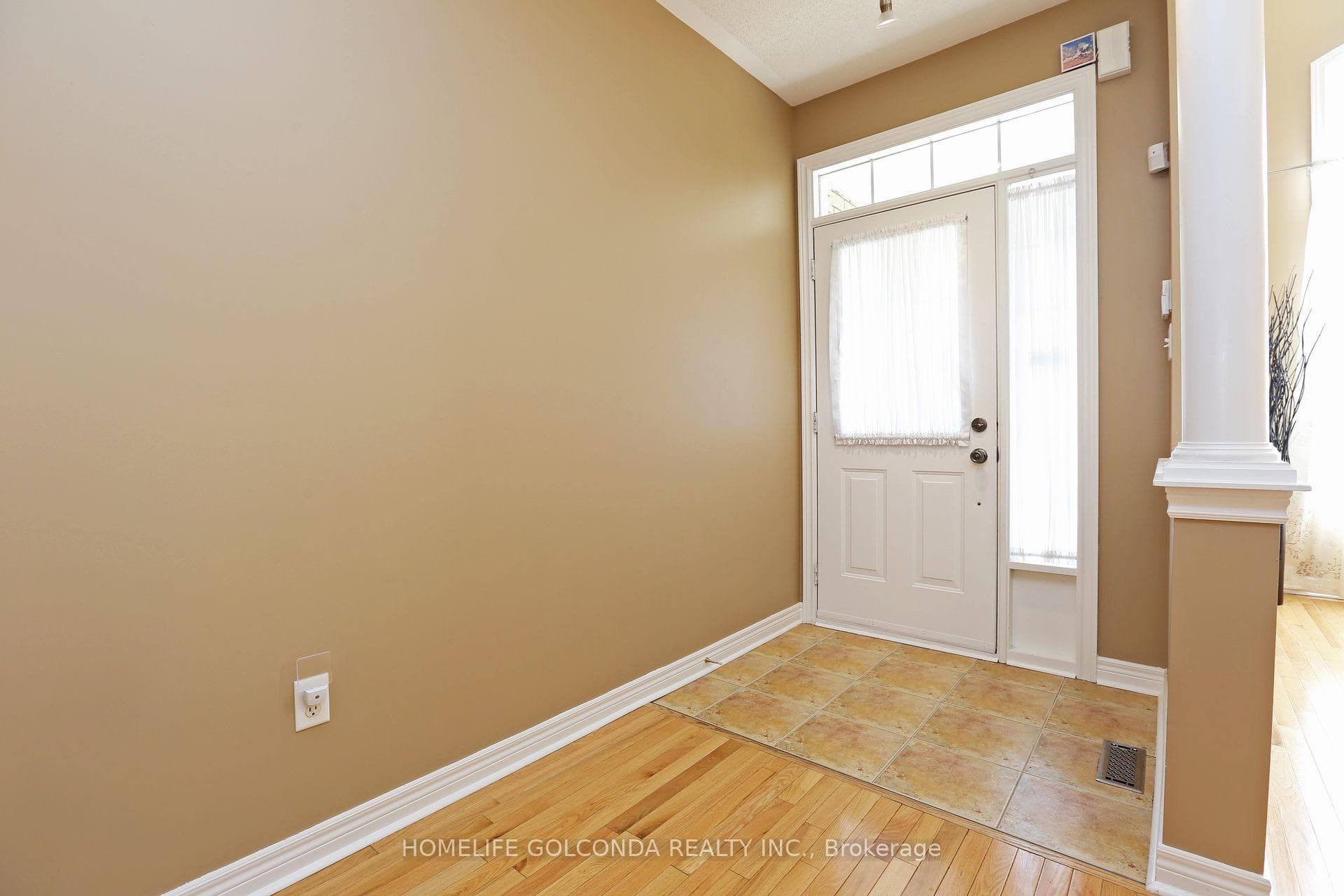28 Barnstone Drive photo 2