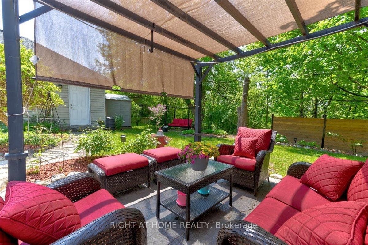 134 Edward Street photo 31