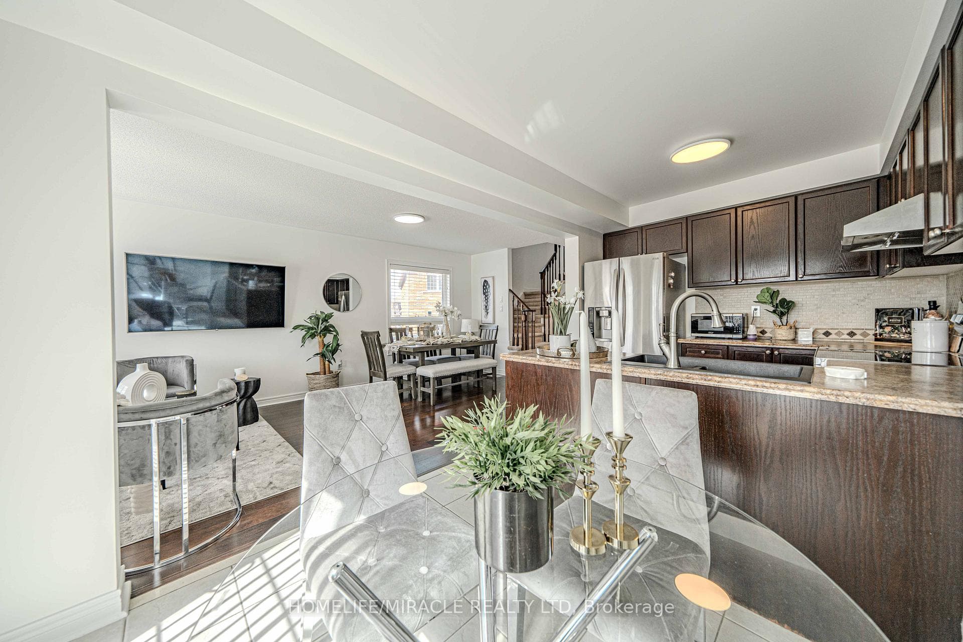 978 Fetchison Drive photo 12