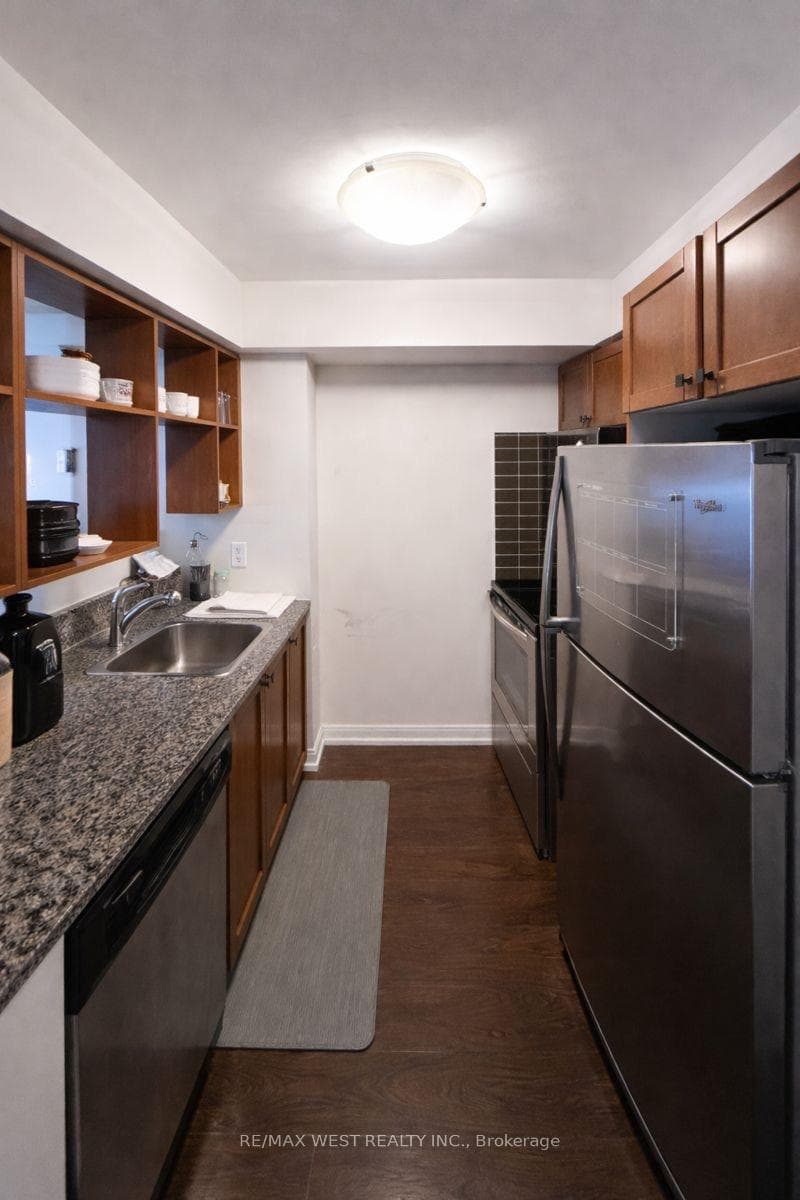 151 Village Green Square Unit 1306 photo 11