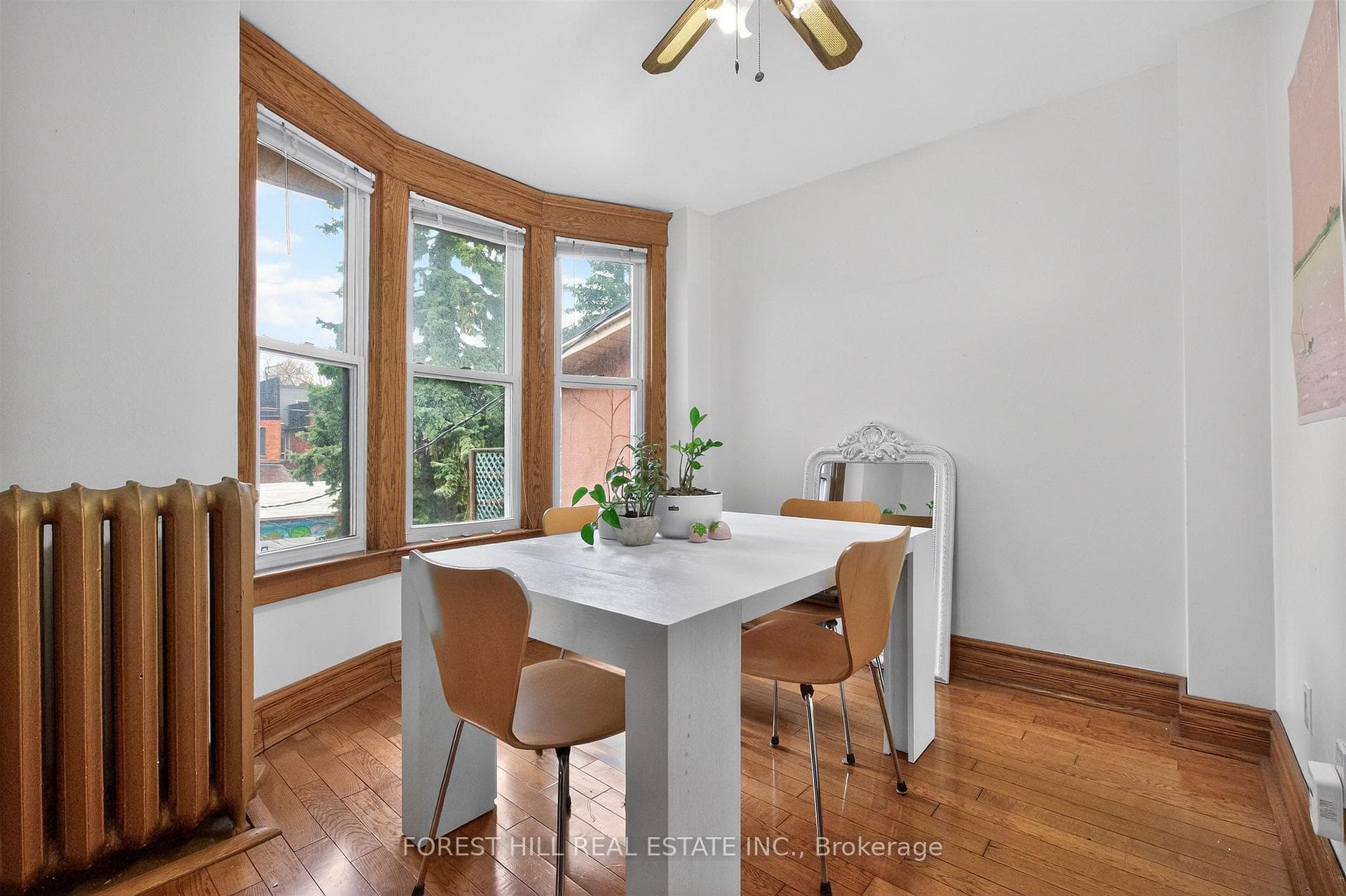 416 Palmerston Boulevard Unit 2nd Floor photo 9