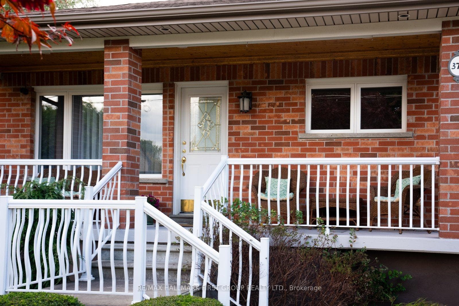 376 Rosebank Road photo 2