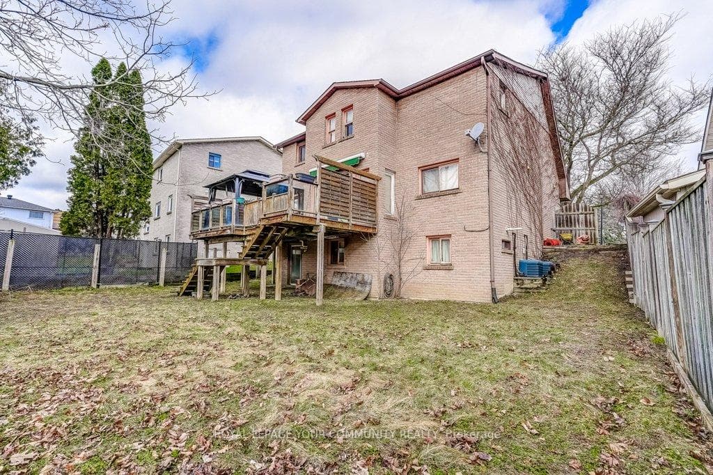 383 Erin Trail photo 13
