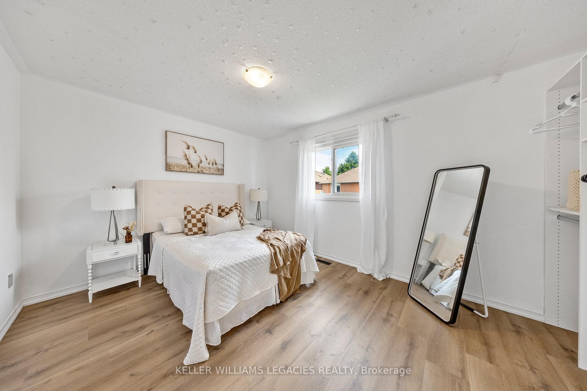 1553 Amberlea Road photo 32