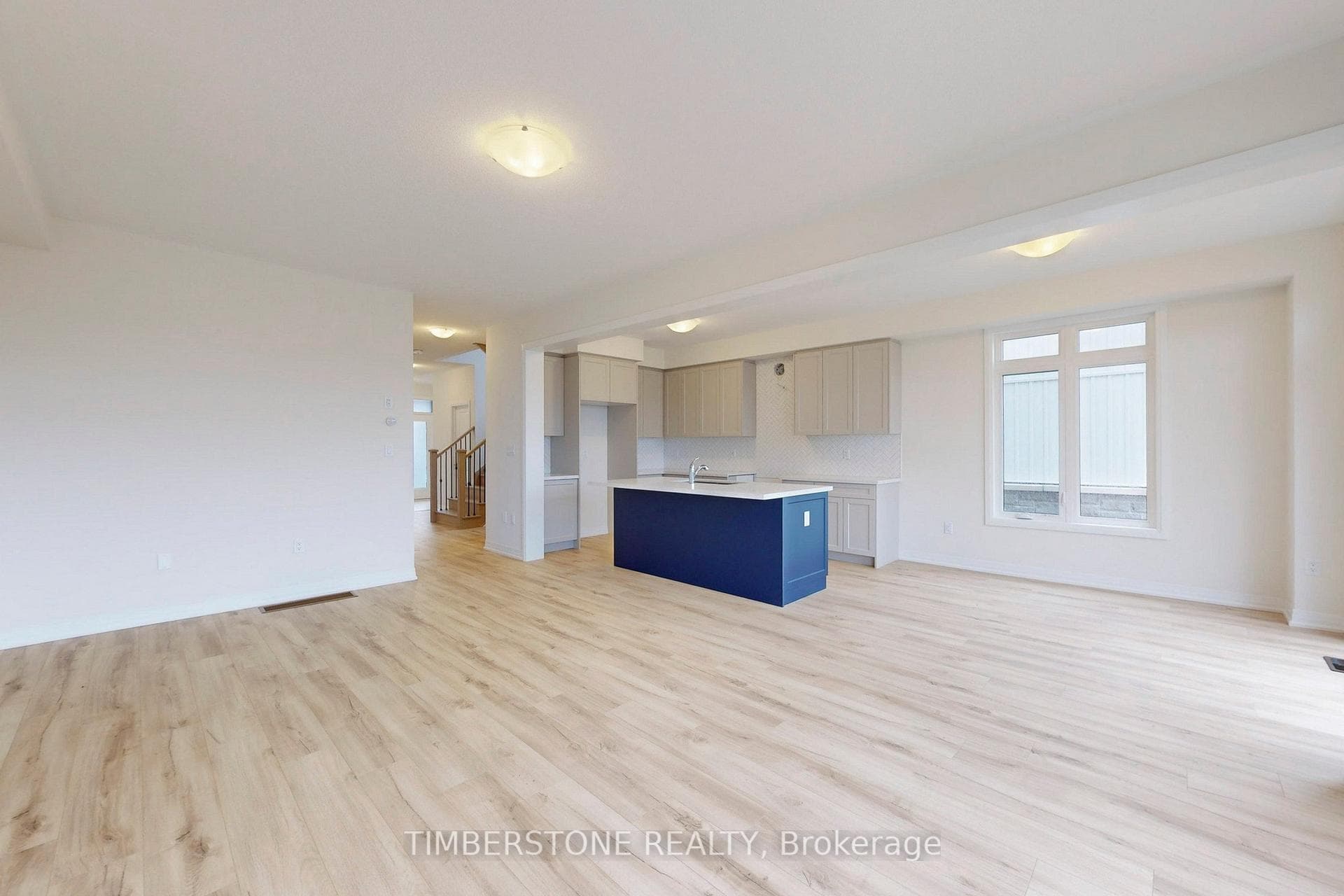 1067 Cameo Street photo 5
