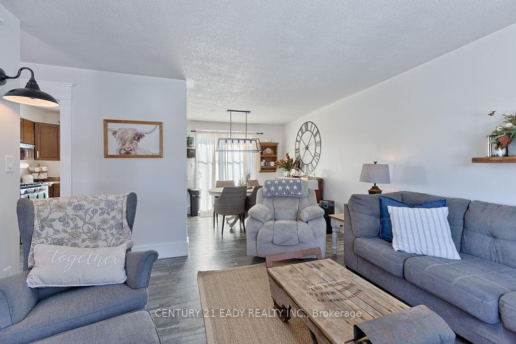 3 Marsh Road photo 24