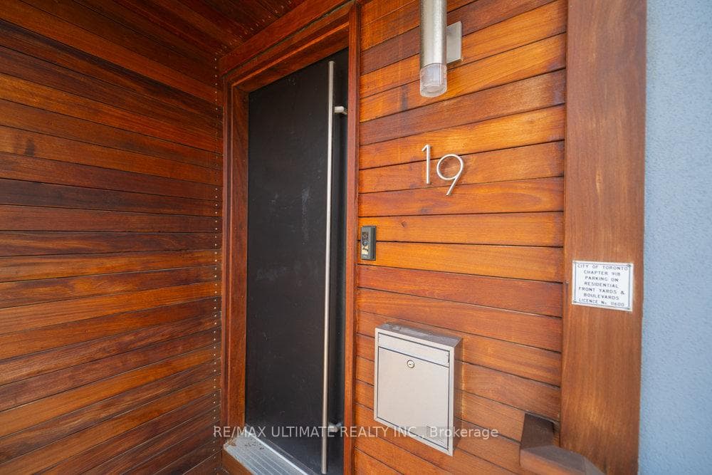 19 Cayuga Avenue photo 3