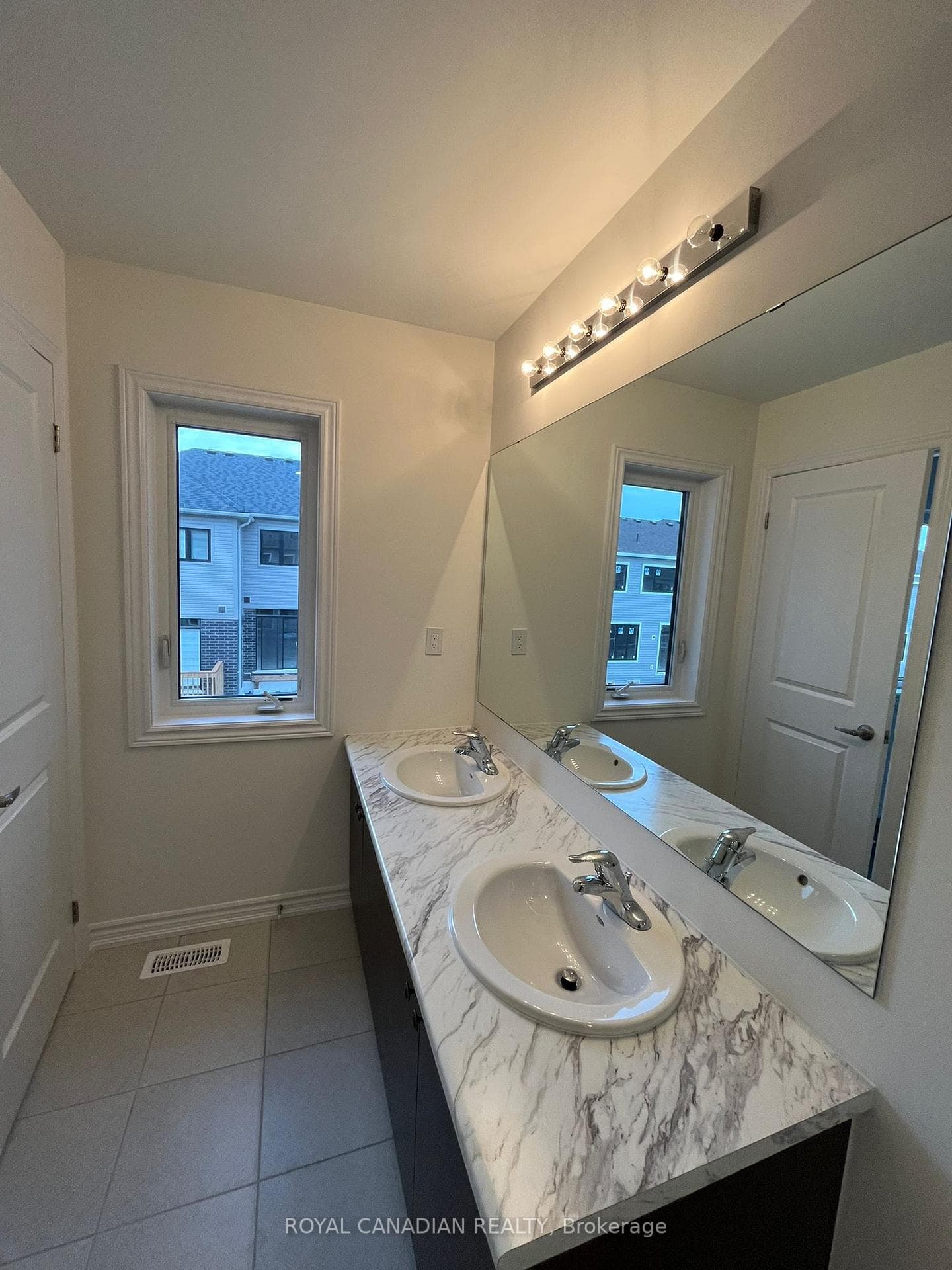 29 Tamworth Terrace photo 13