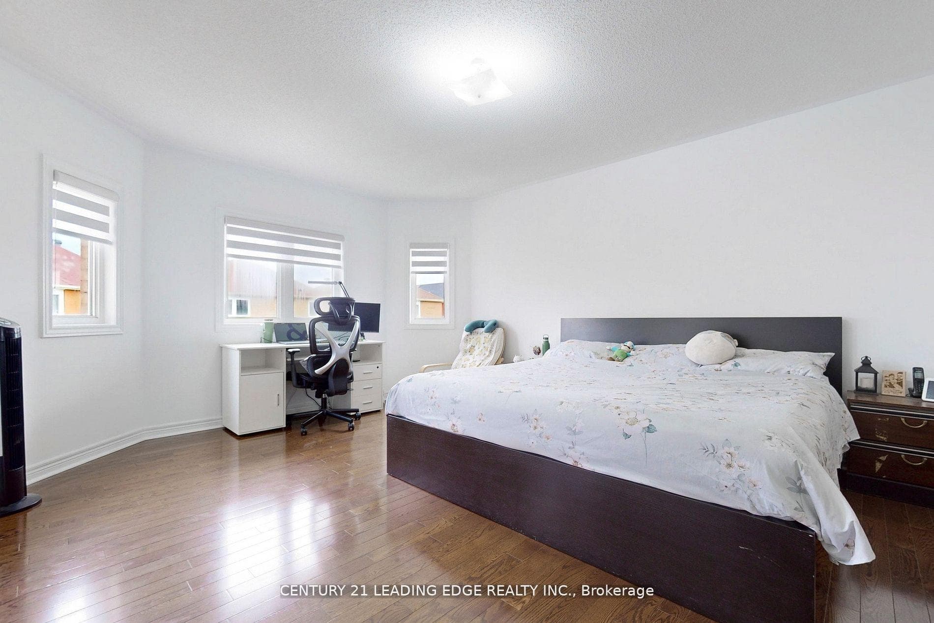 563 Highglen Avenue photo 16
