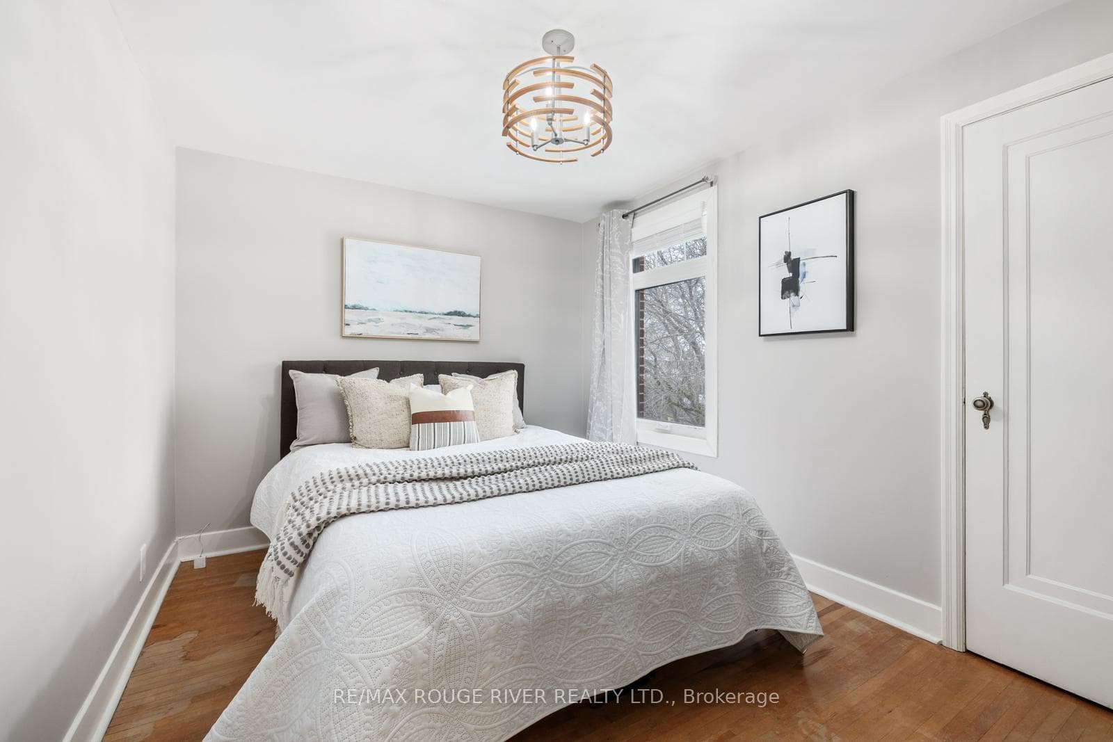 551 Mary Street photo 24