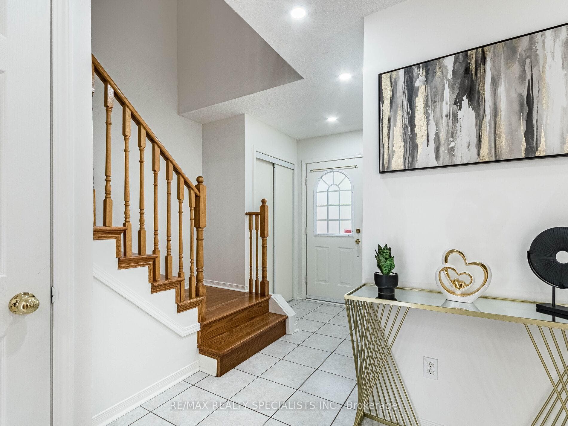 17 Sunley Crescent photo 3