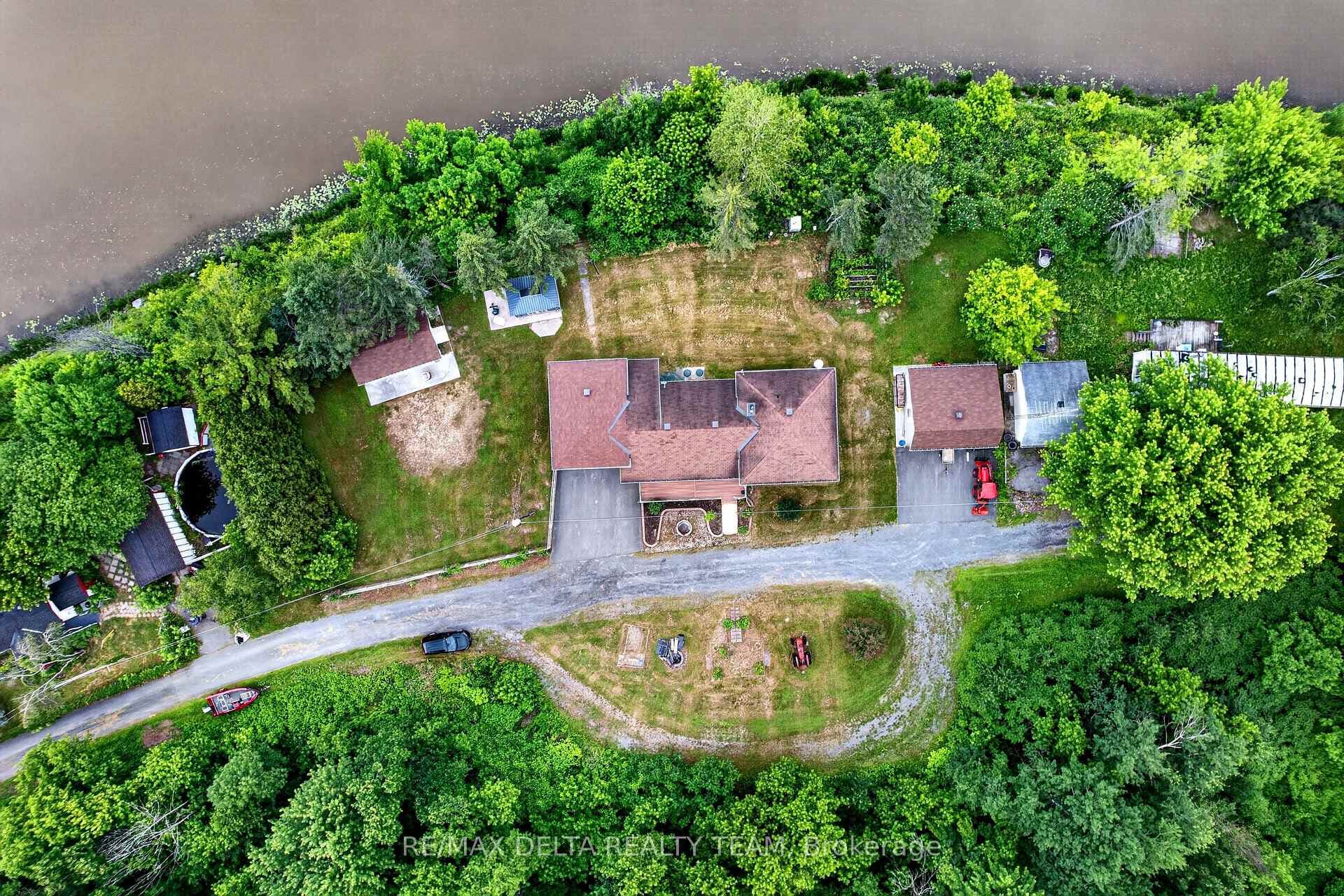 1821 Ch Bercier Road photo 1