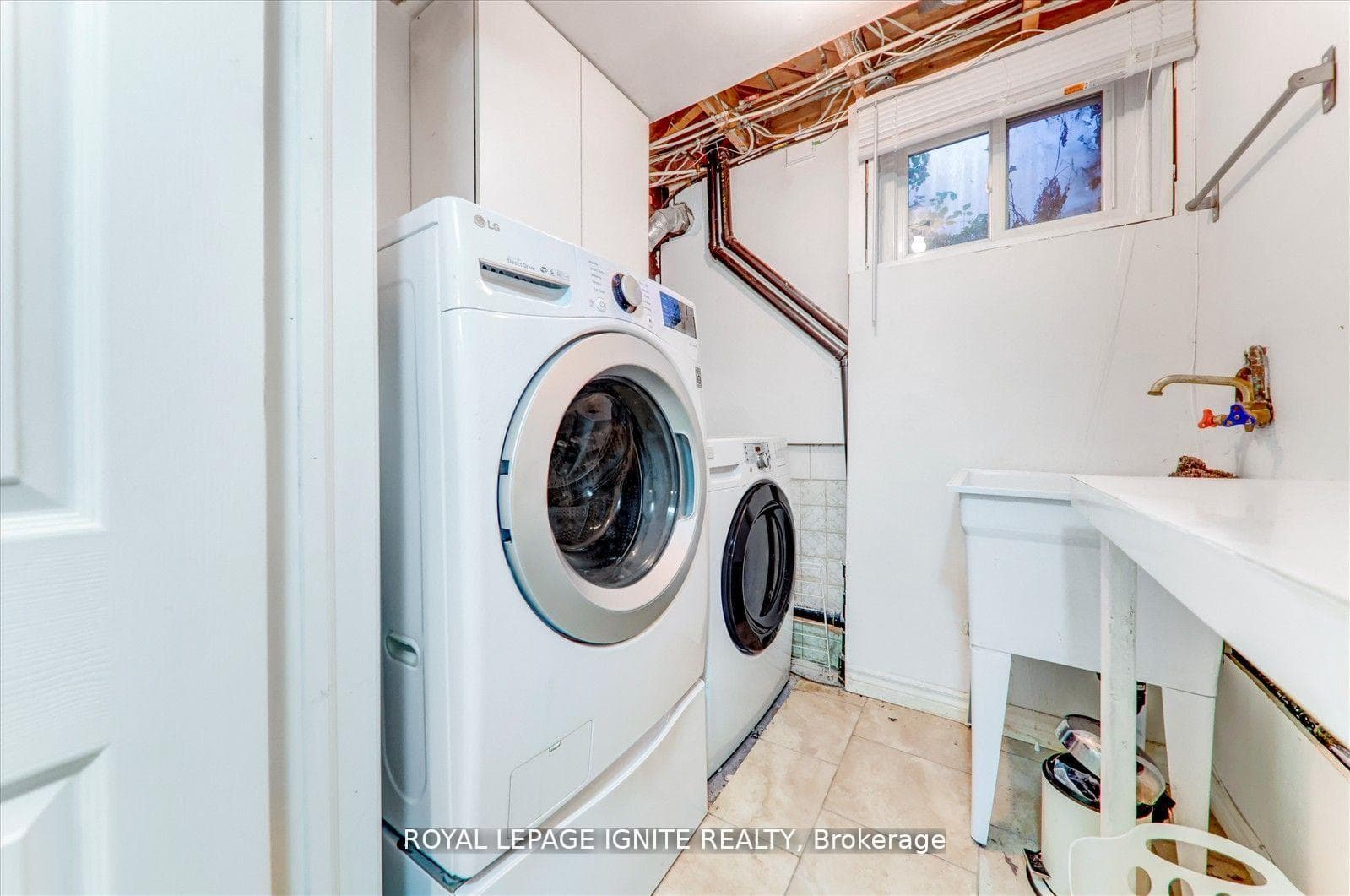 4010 Ellesmere Road Unit Bsmt photo 15