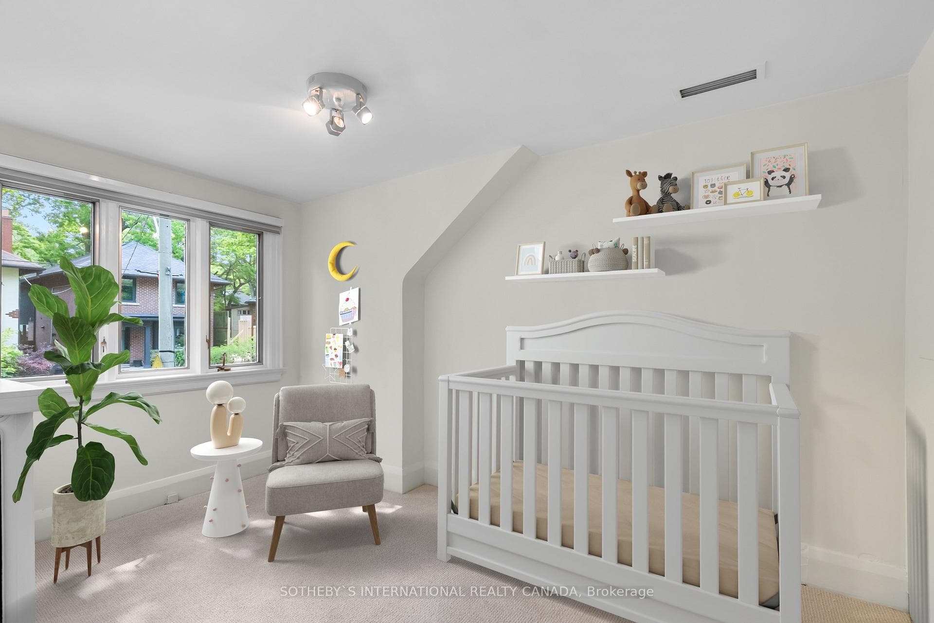 189 Hudson Drive photo 9