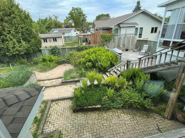 11 Schmidt Crescent photo 25