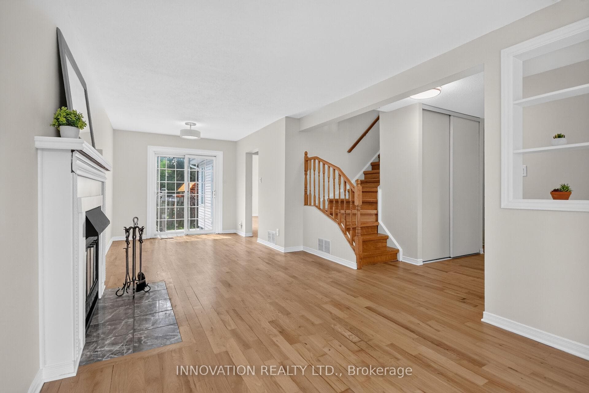 85 Hewitt Way photo 7