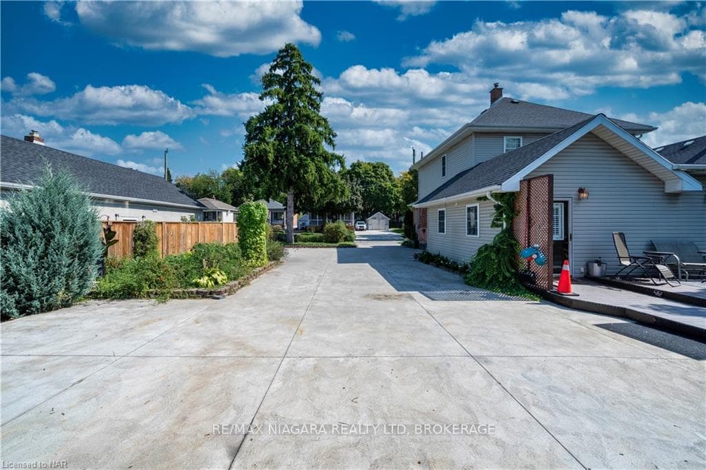 63 RODMAN Street photo 39