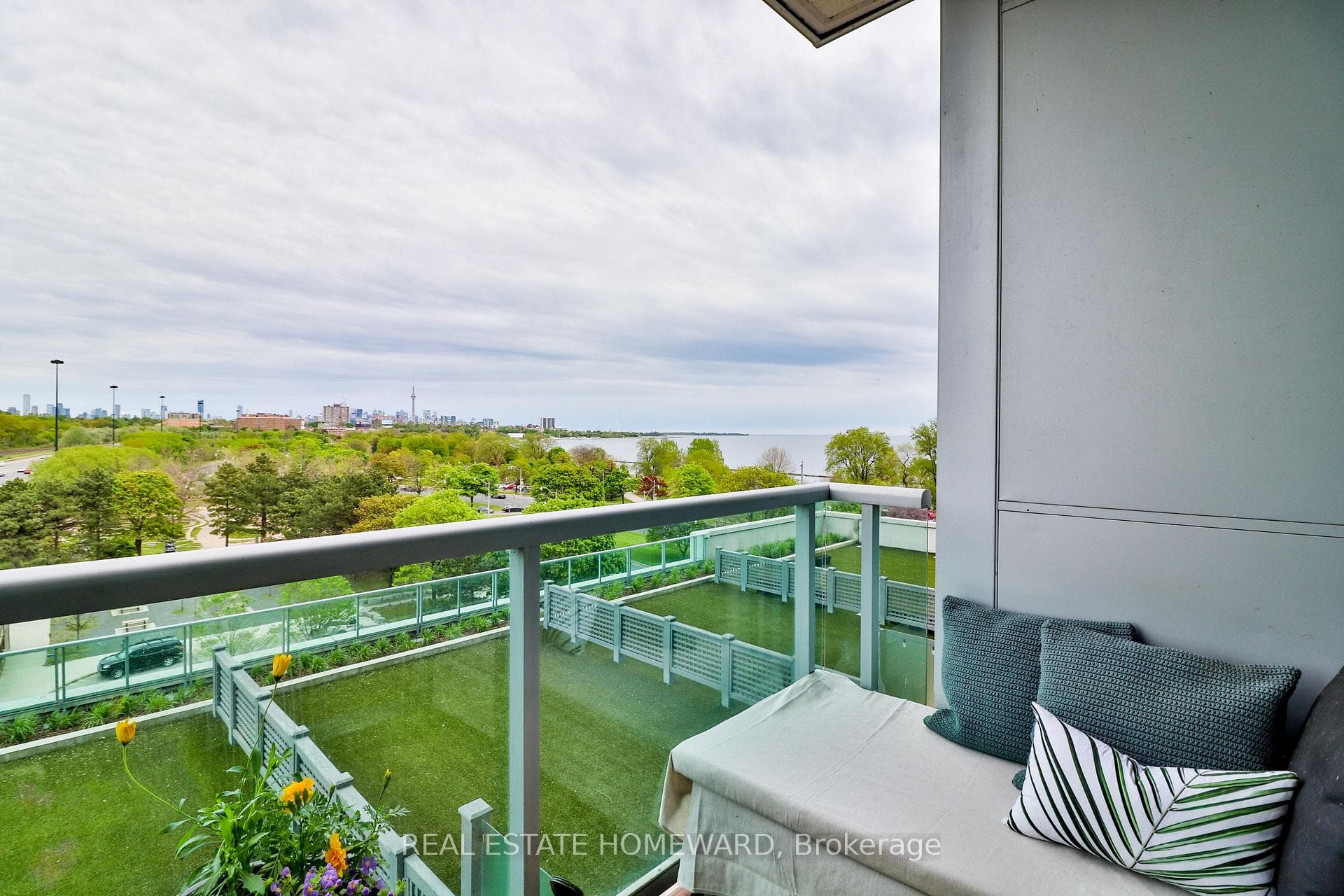 1900 Lakeshore Boulevard Unit 608 photo 27