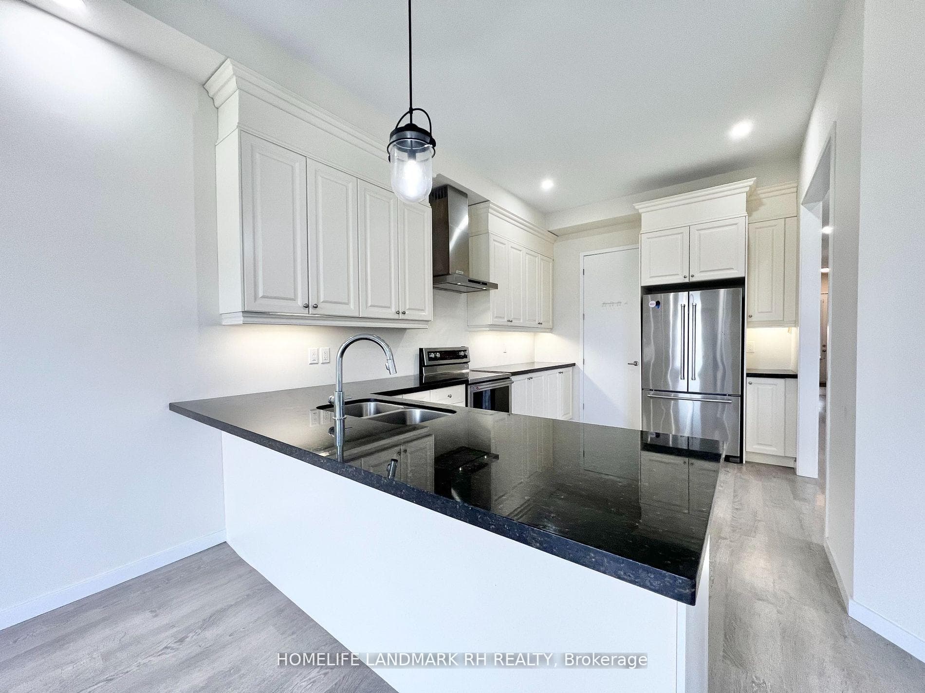 28 Elyse Court photo 12