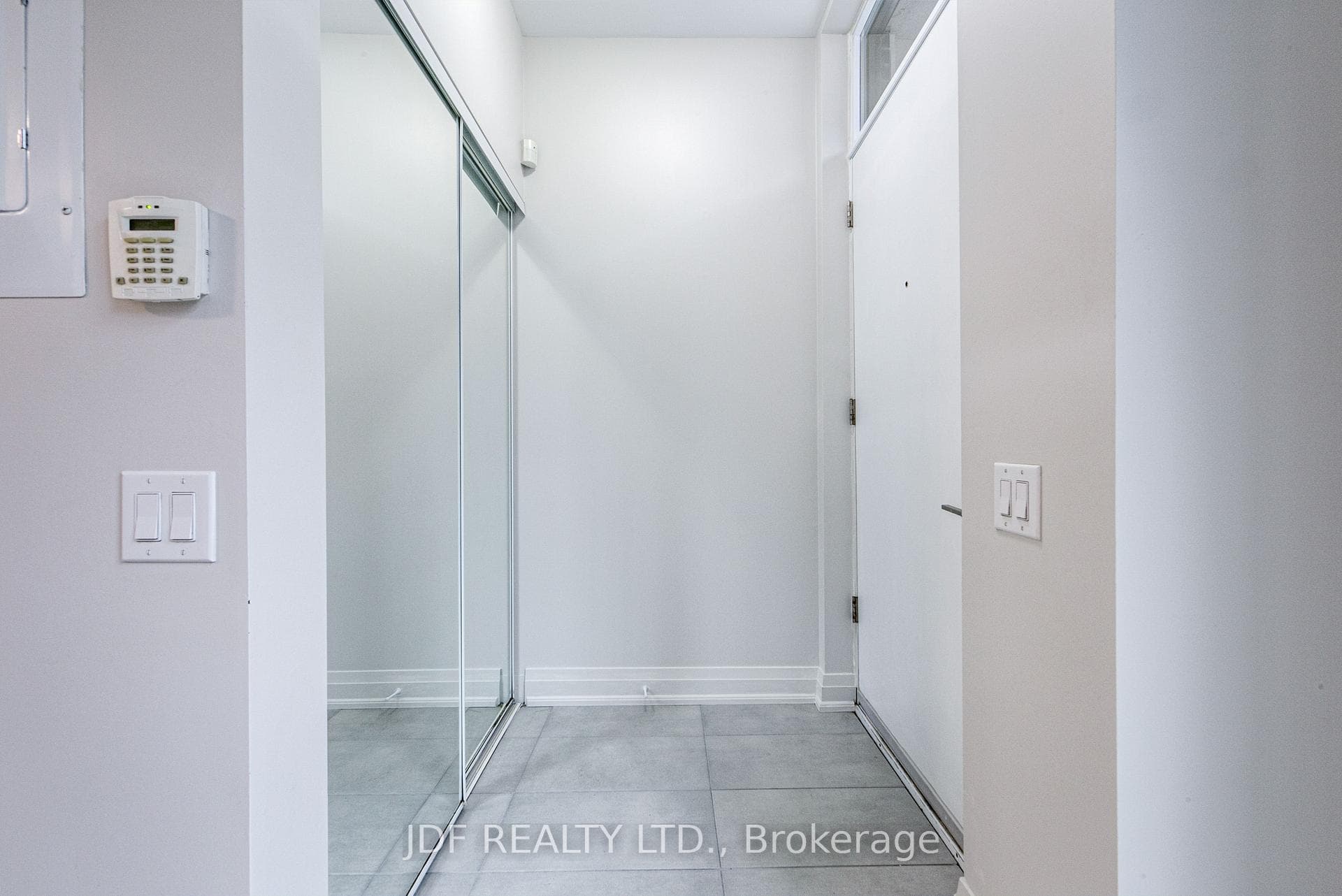 19 Valhalla Inn Road Unit TH 31 photo 6