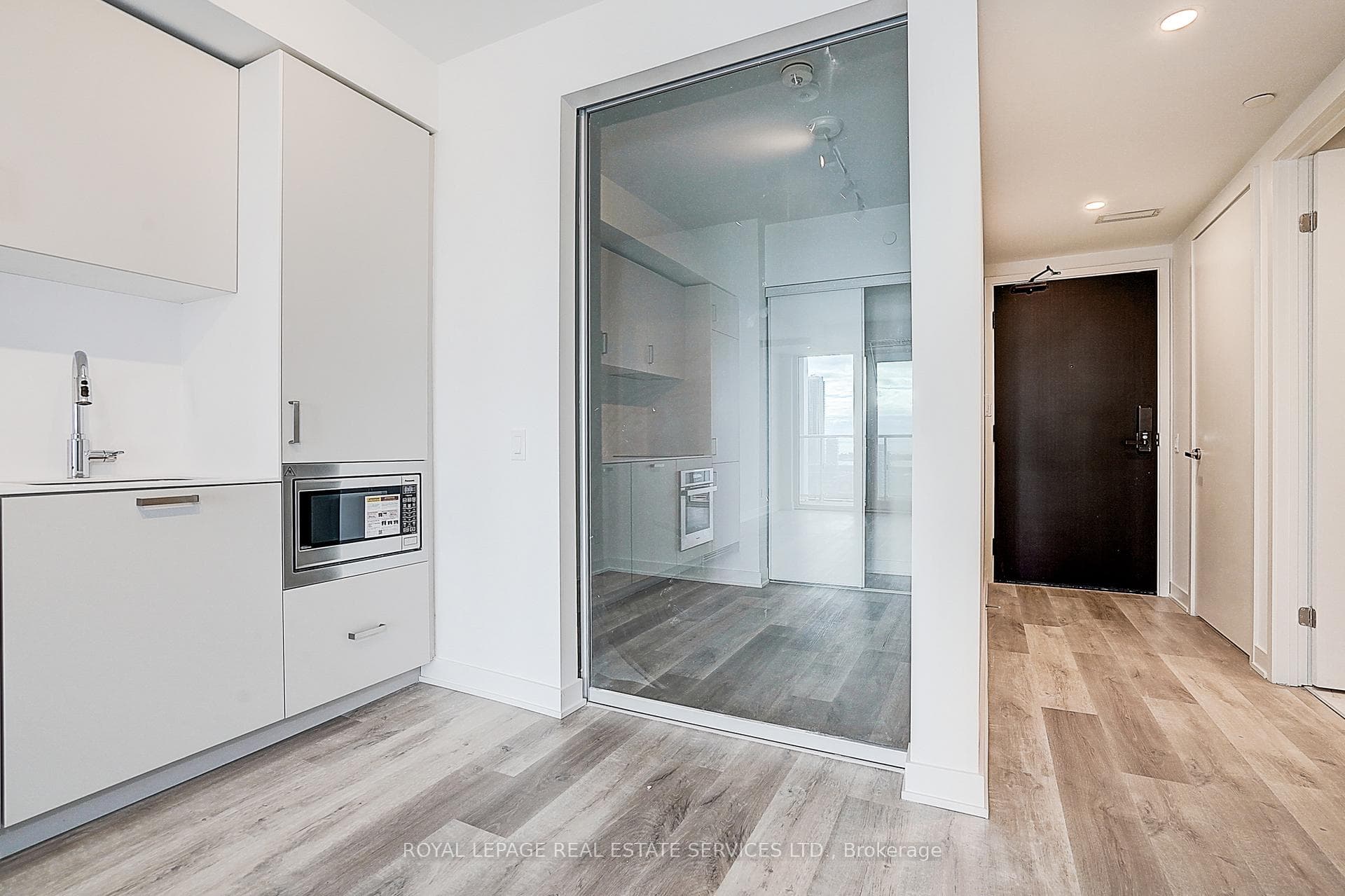 88 Queen Street Unit 3508 photo 36