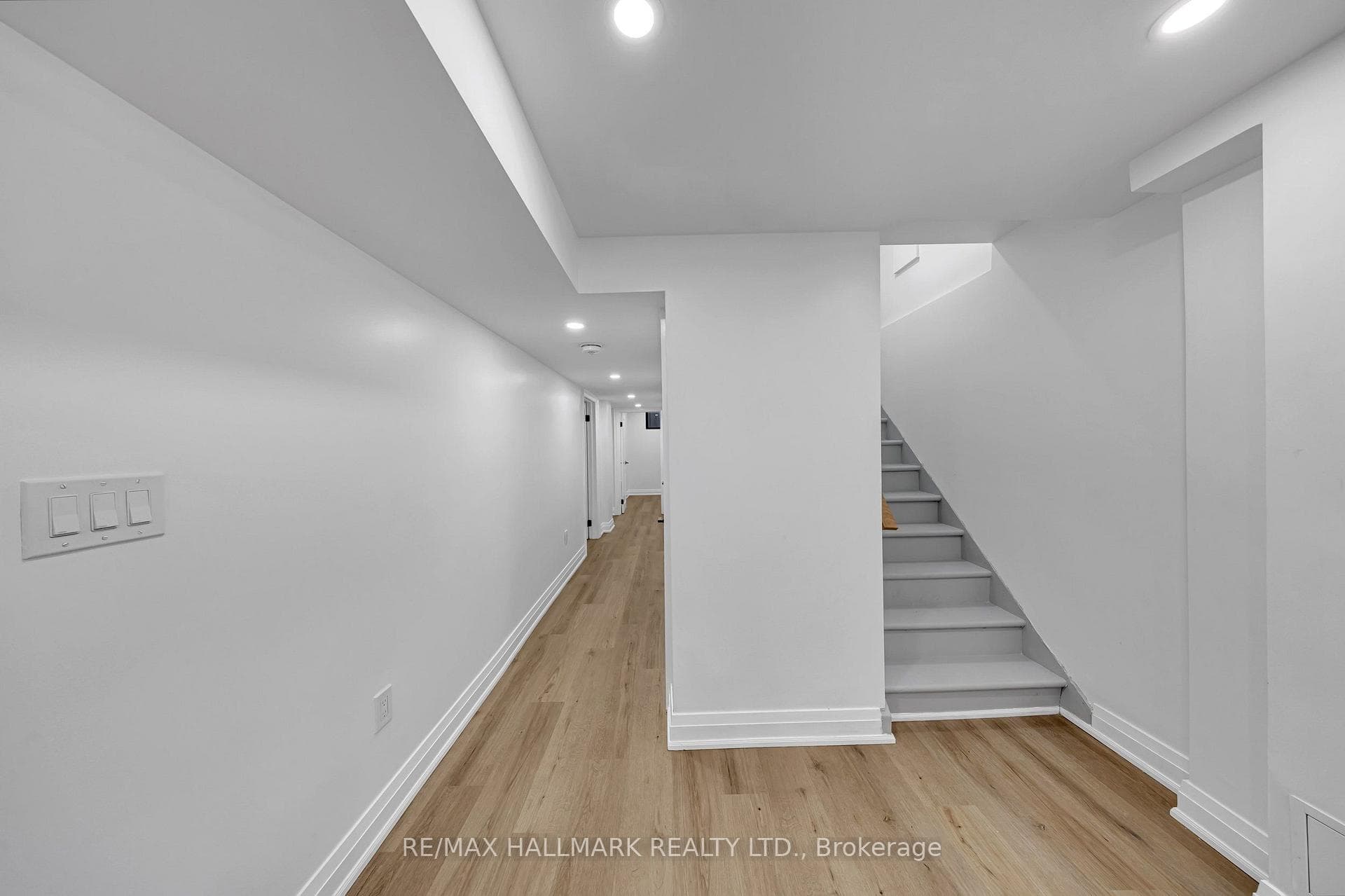978 Midland Avenue photo 34