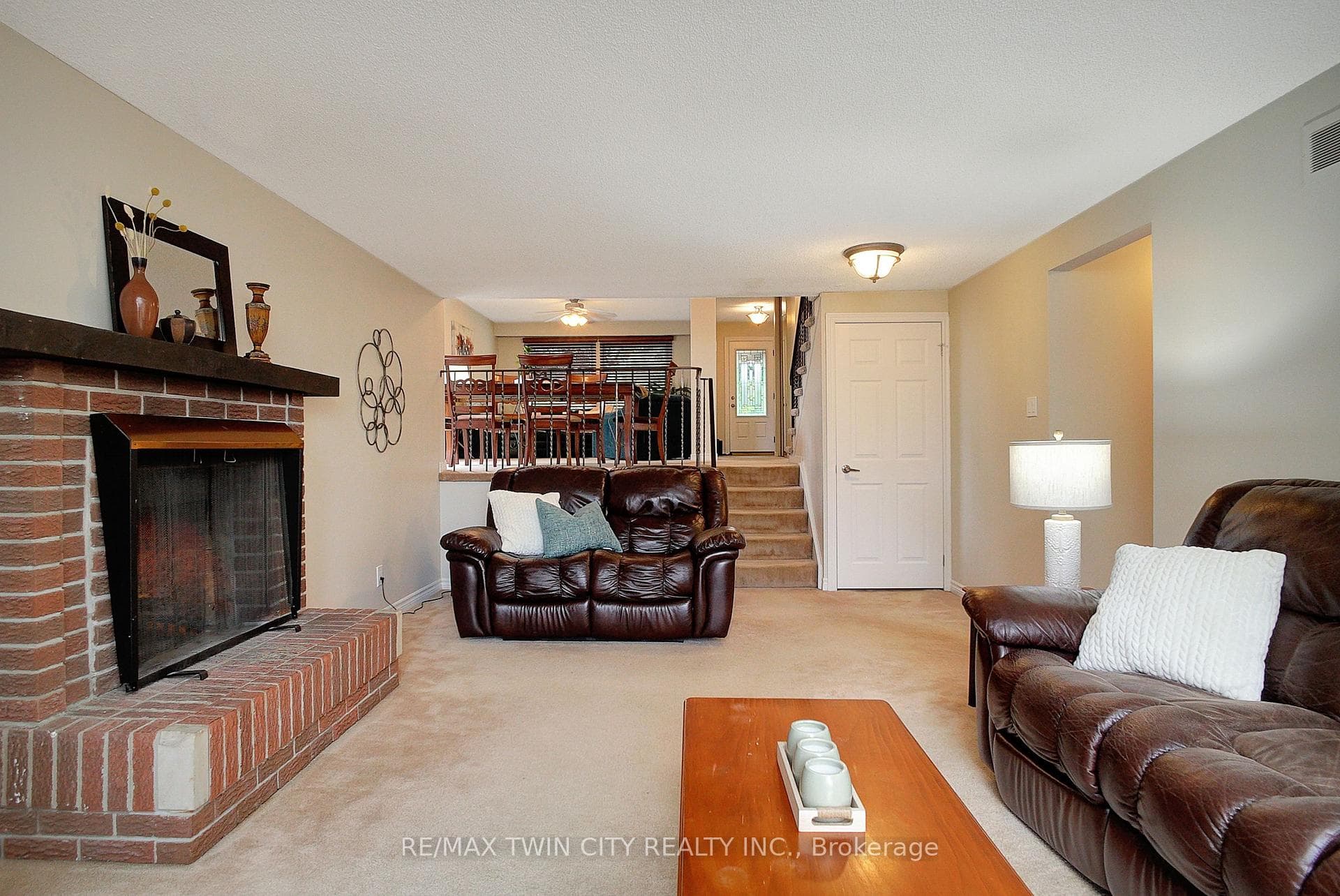 251 Autumn Hill Crescent photo 20