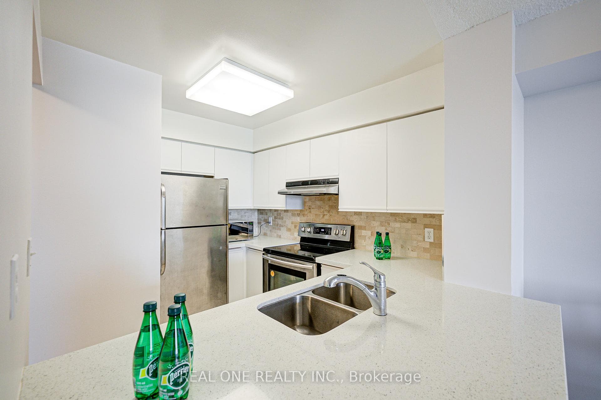 35 Empress Avenue Unit 901 photo 8