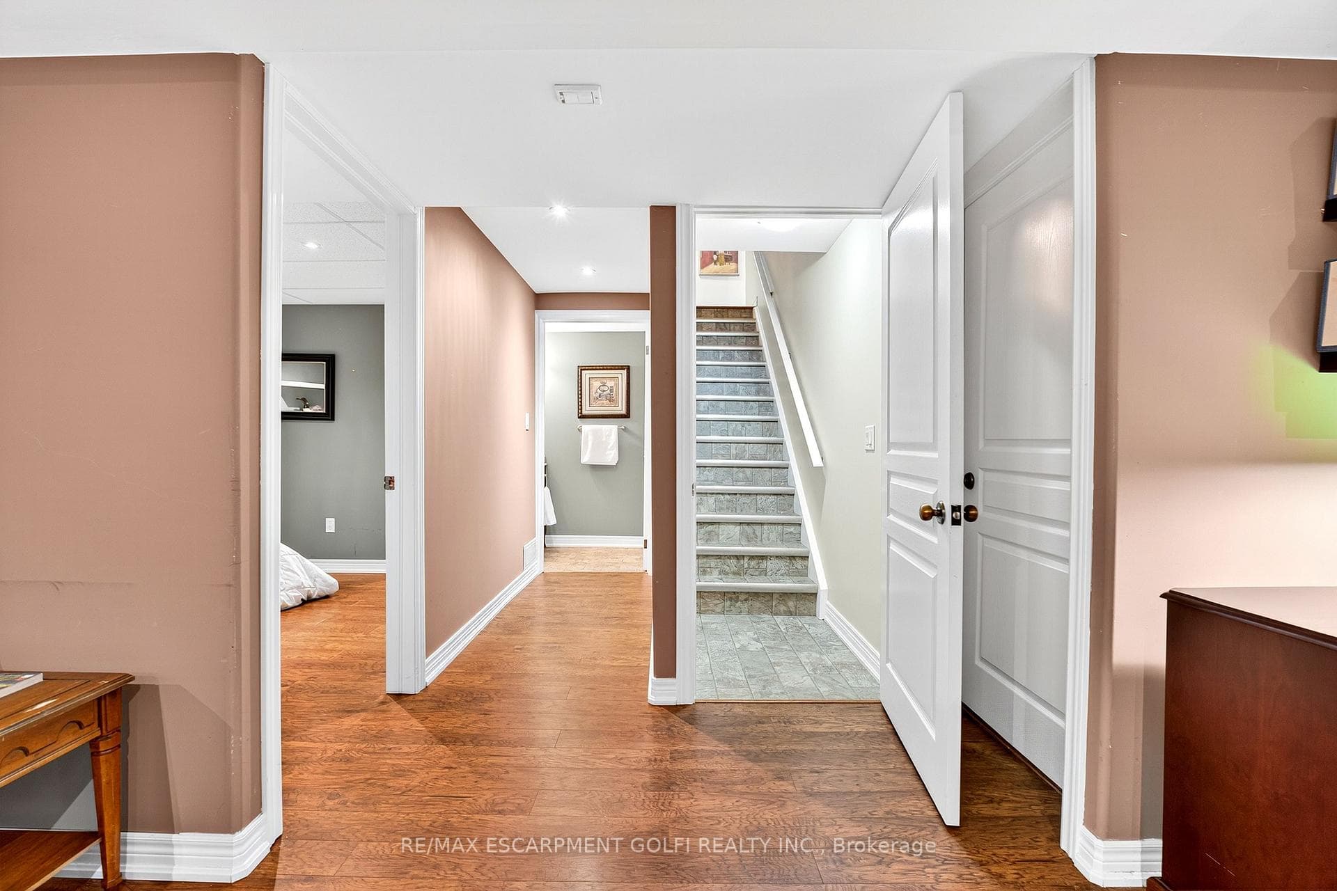 605 Welland Avenue Unit 33 photo 35