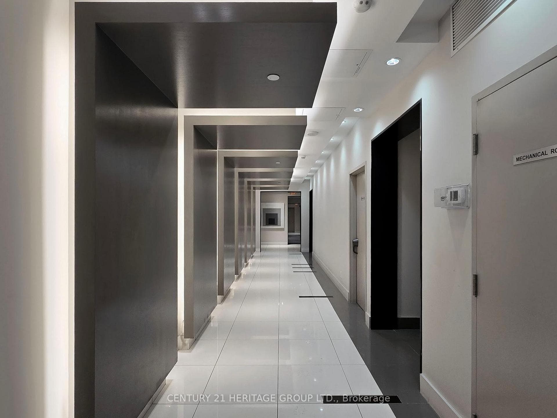 7165 Yonge Street Unit PH105 photo 31