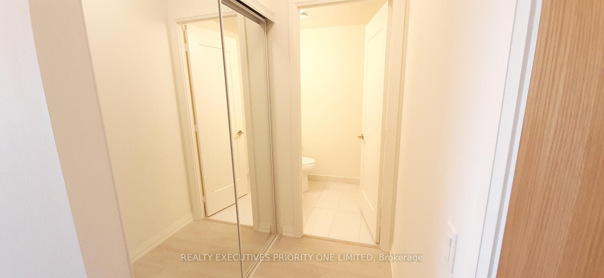 8960 Jane Street Unit 316 photo 12