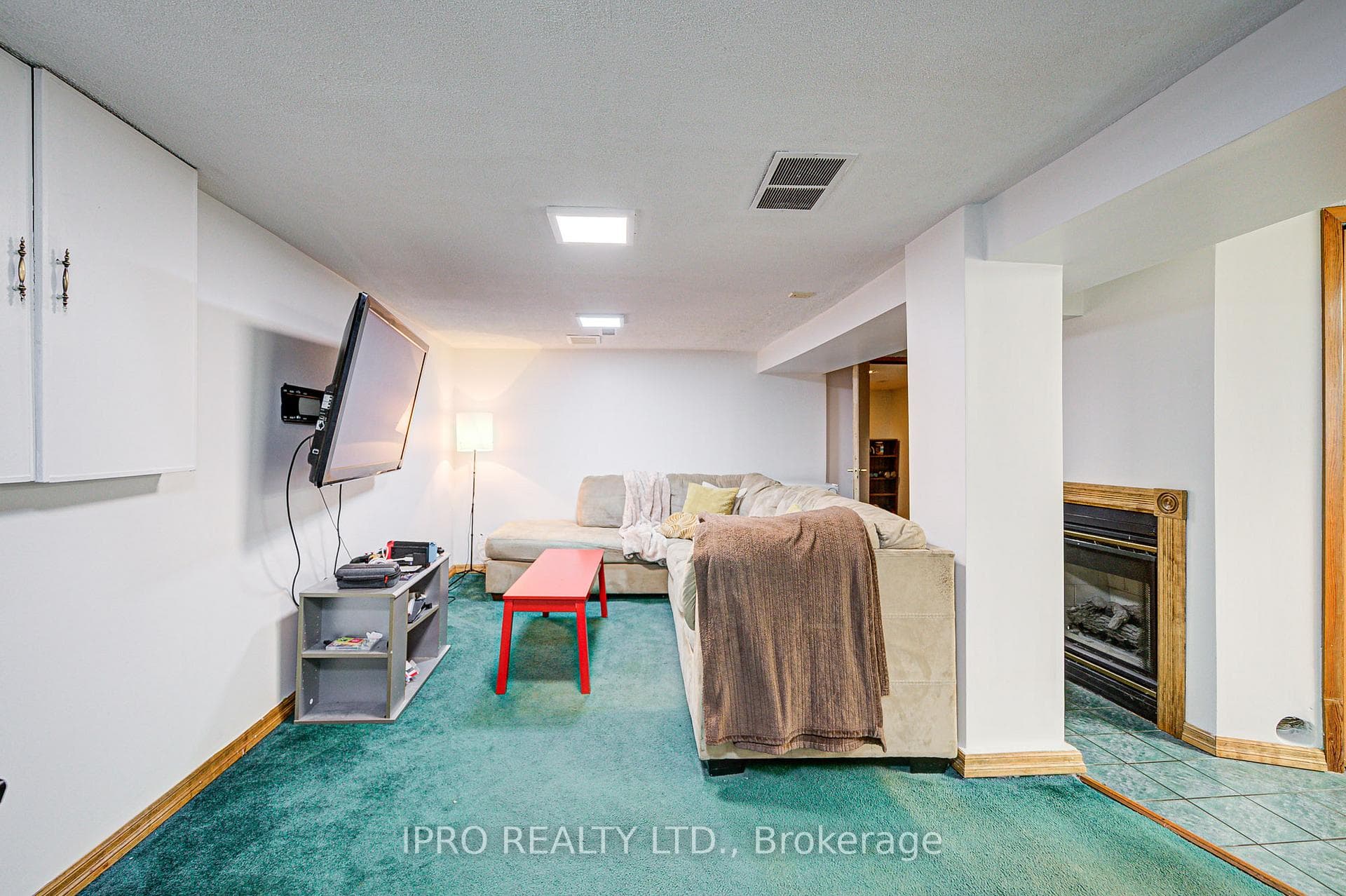 287 Queensdale Avenue photo 34