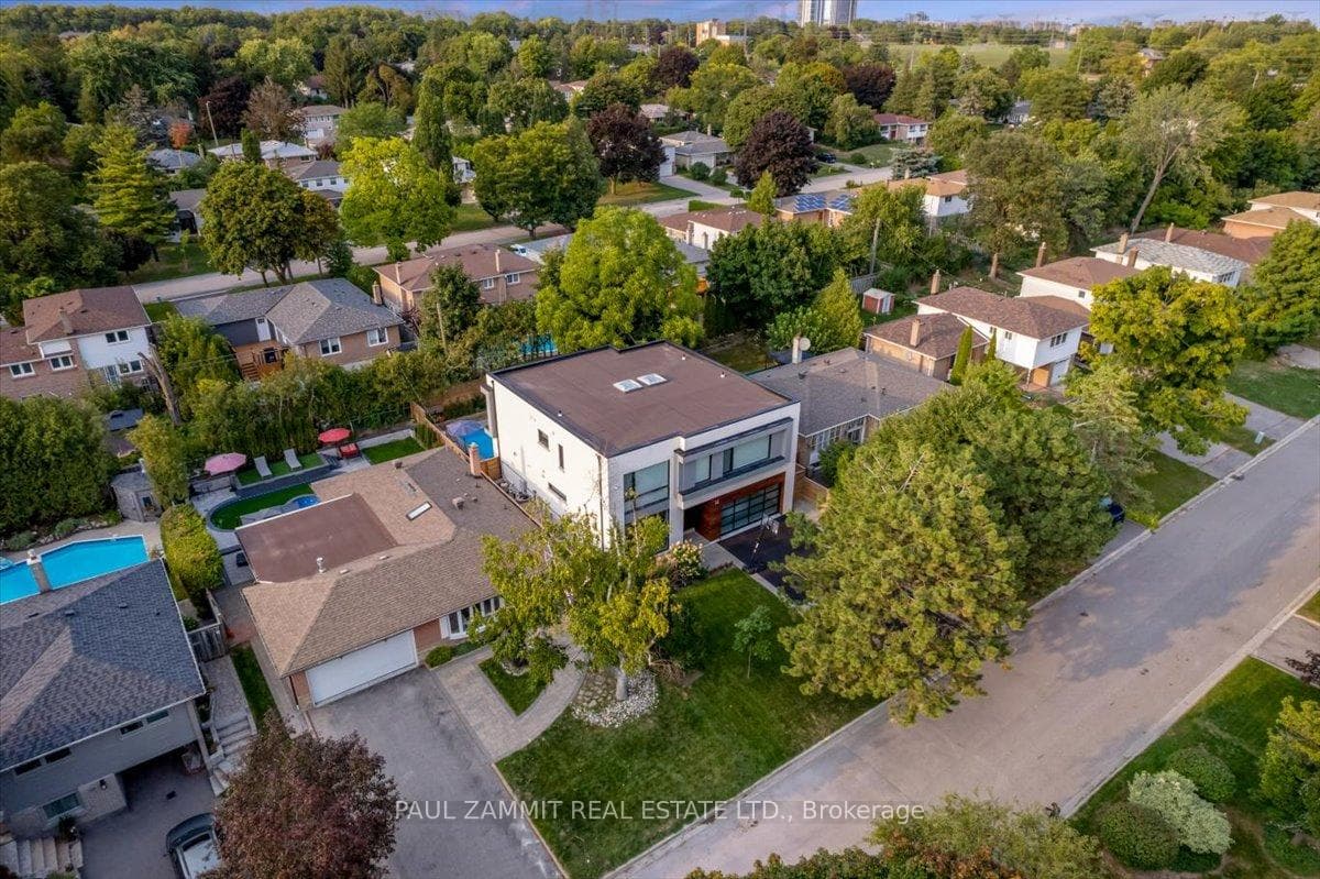 14 Rothsay Road photo 49