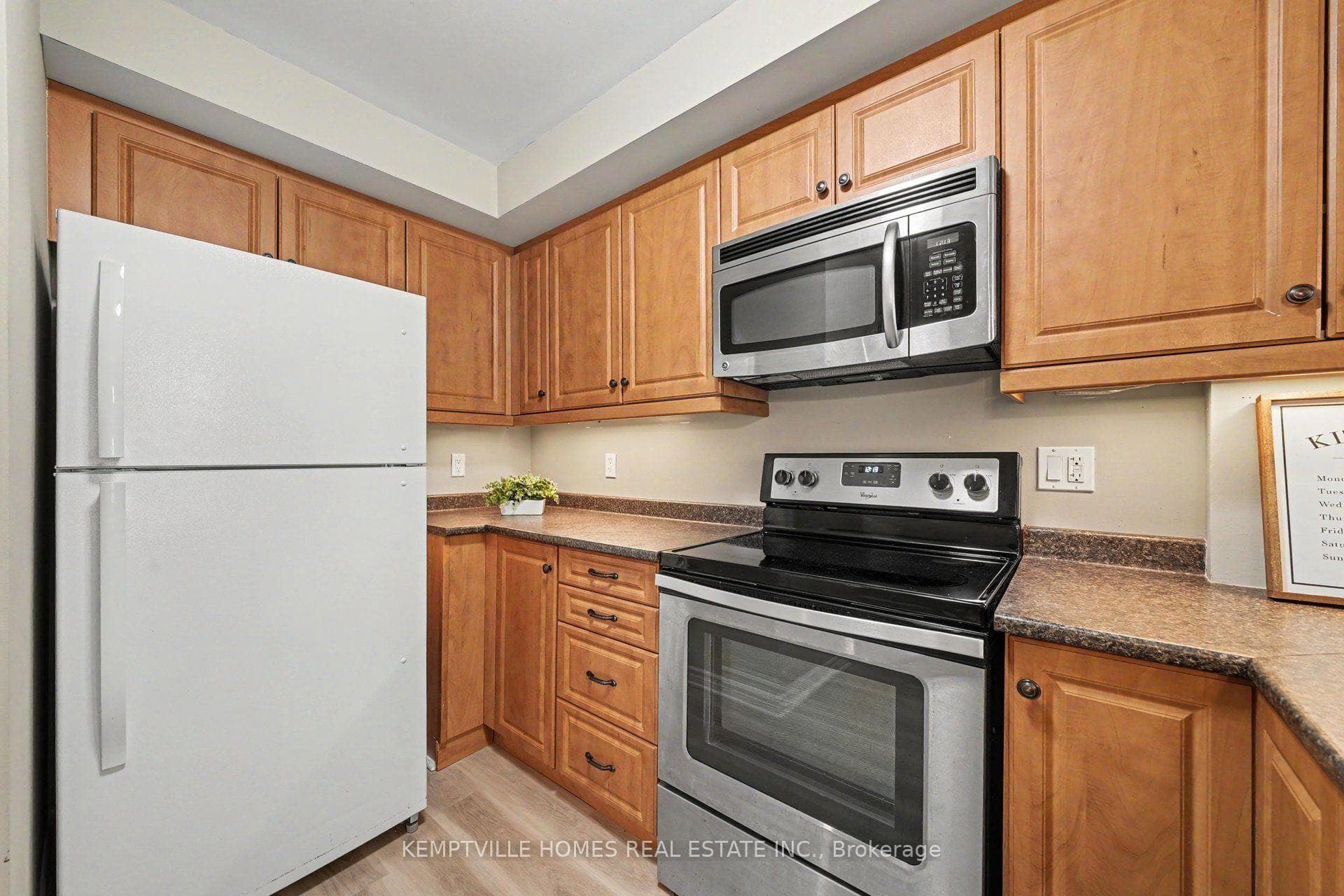 398 VAN BUREN Street photo 13