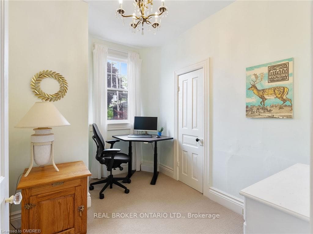 8 Charlotte Street photo 17