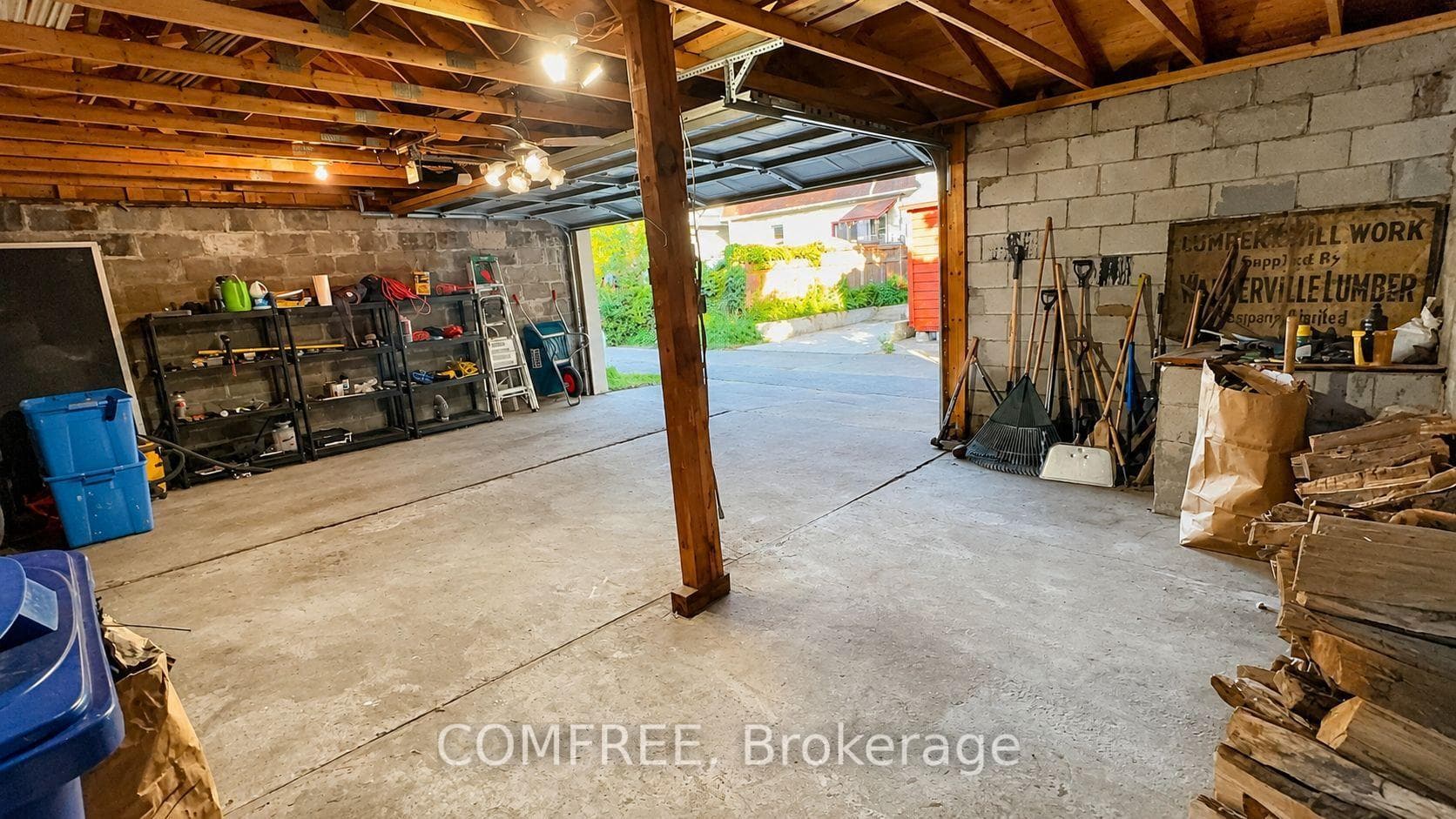 1815 Iroquois Street photo 24