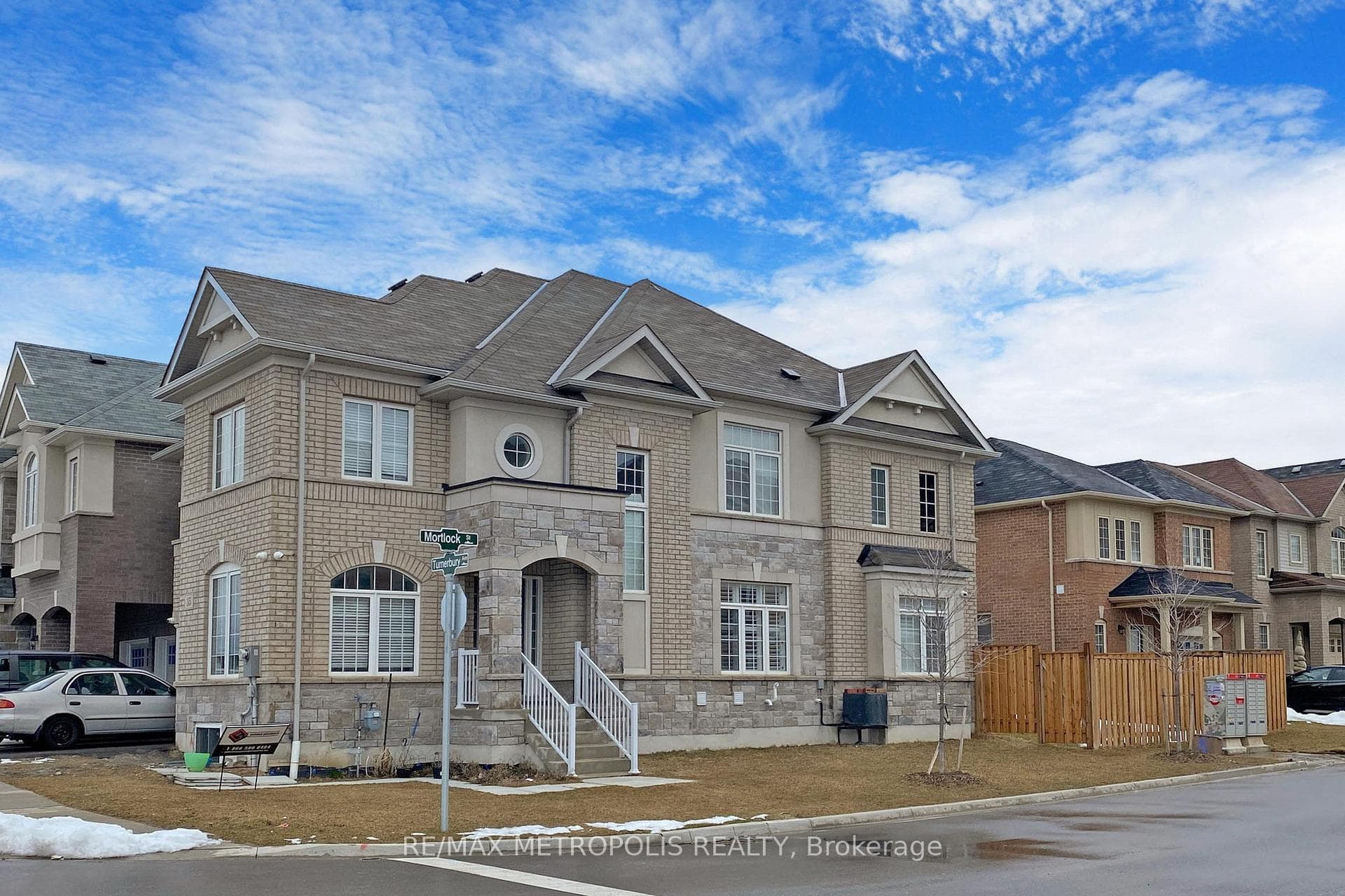 35 Turnerbury Avenue Unit Bsmt photo 3